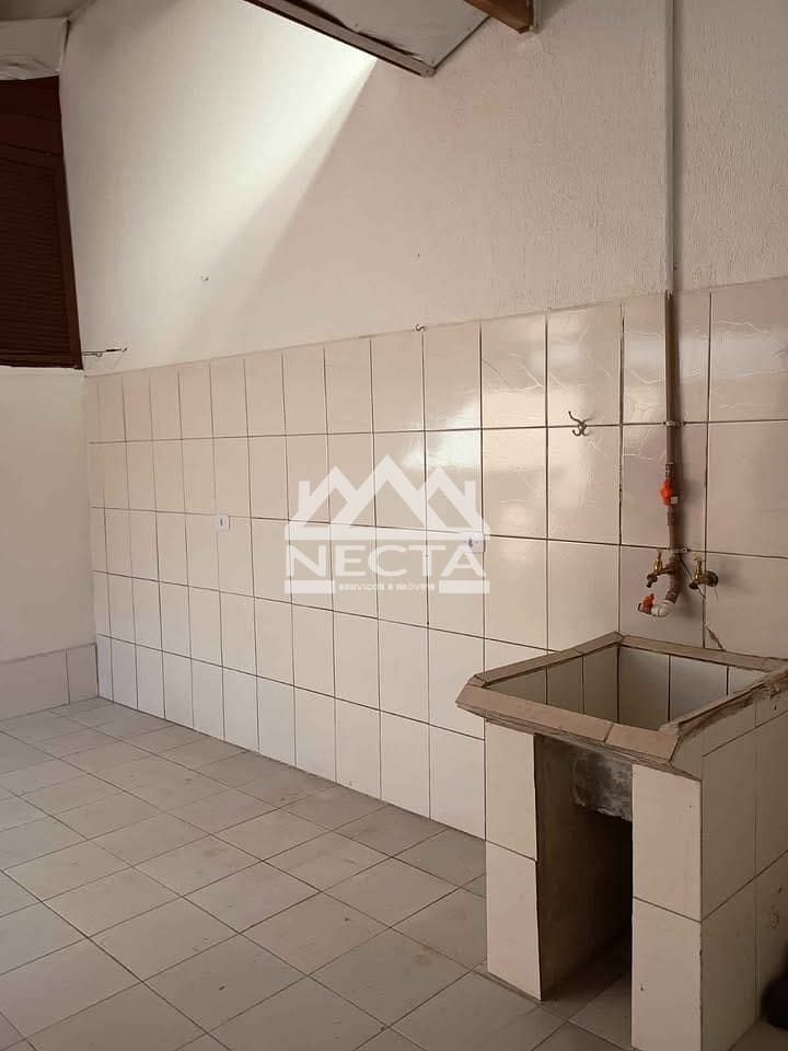 Casa, 6 quartos, 219 m² - Foto 2