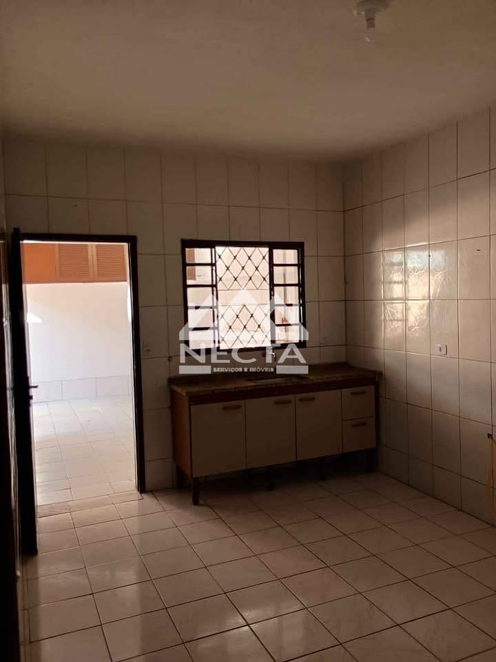 Casa, 6 quartos, 219 m² - Foto 4