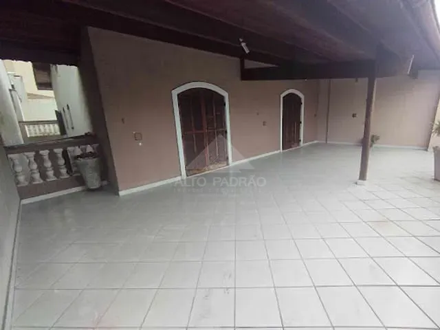 Casa com 200m² 3 quartos e 2 banheiros, à venda, no bairro Jardim Pilar em Mauá