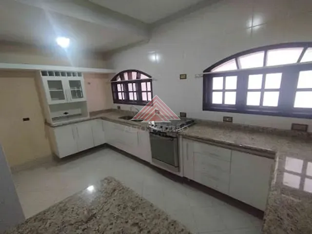 Casa com 200m² 3 quartos e 2 banheiros, à venda, no bairro Jardim Pilar em Mauá