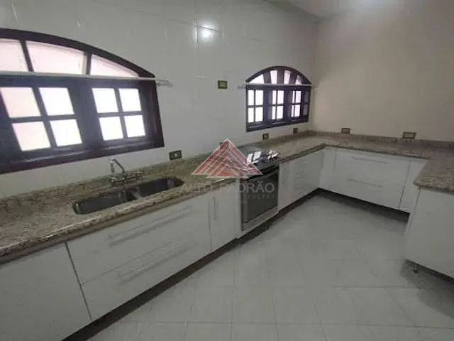 Casa com 200m² 3 quartos e 2 banheiros, à venda, no bairro Jardim Pilar em Mauá