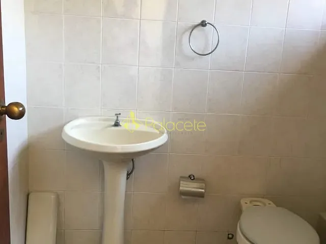 Casa com 400m² 5 quartos e 5 banheiros, à venda, no bairro Centro em Pindamonhangaba