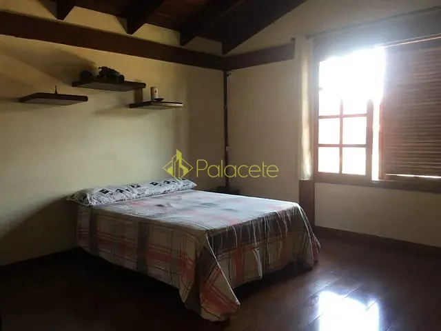 Casa com 400m² 5 quartos e 5 banheiros, à venda, no bairro Centro em Pindamonhangaba