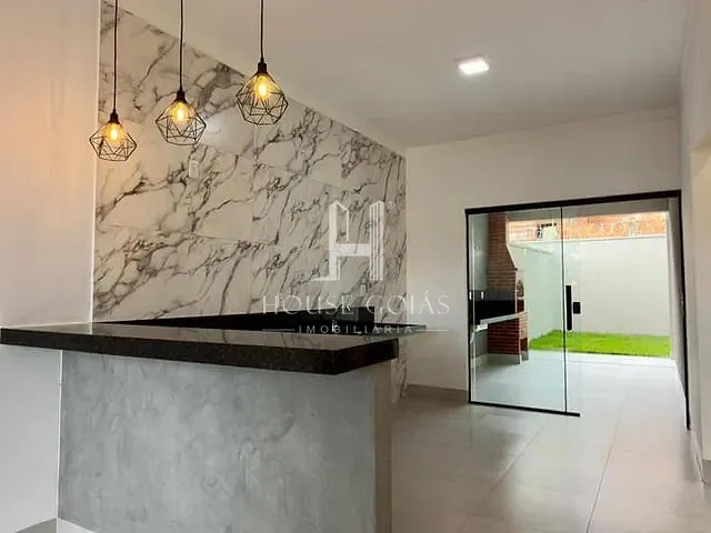 Casa com 180m² 2 quartos e 2 banheiros, à venda, no bairro Parque Montreal em Aparecida de Goiânia