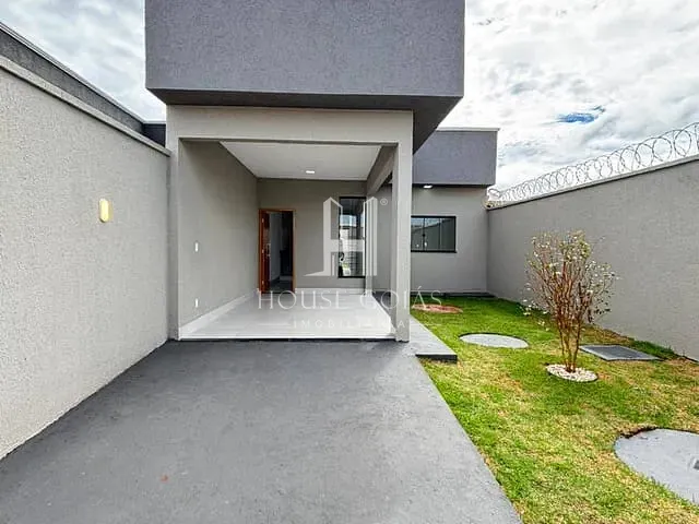 Casa com 180m² 2 quartos e 2 banheiros, à venda, no bairro Parque Montreal em Aparecida de Goiânia