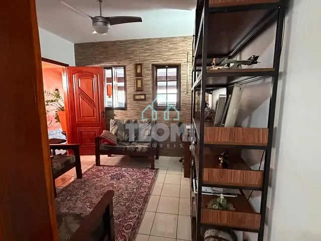 Casa 2 quartos e 1 banheiro, à venda, no bairro Piracangaguá em Taubaté
