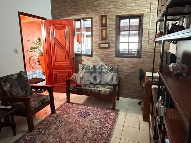 Casa 2 quartos e 1 banheiro, à venda, no bairro Piracangaguá em Taubaté