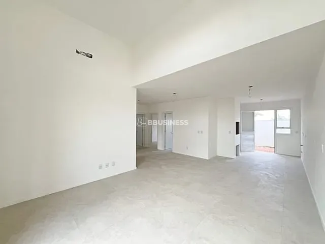 Casa com 169m² 3 quartos e 2 banheiros, à venda, no bairro Hípica em Porto Alegre