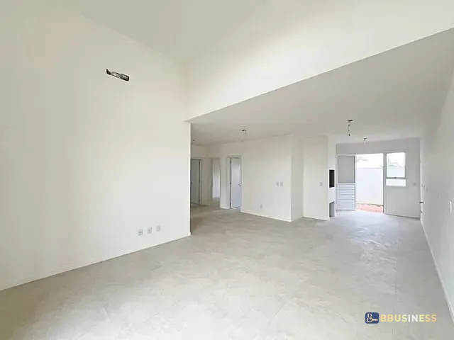 Casa com 169m² 3 quartos e 2 banheiros, à venda, no bairro Hípica em Porto Alegre