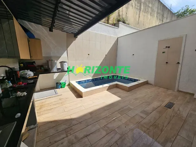 Casa com 105m² 3 quartos e 3 banheiros, à venda ou para alugar, no bairro Urbanova em São José dos Campos