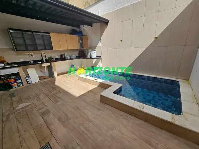 Casa com 105m² 3 quartos e 3 banheiros, à venda ou para alugar, no bairro Urbanova em São José dos Campos