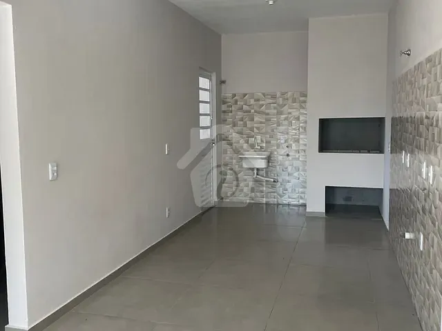 Casa 2 quartos e 1 banheiro, para alugar, no bairro Languiru em Teutônia