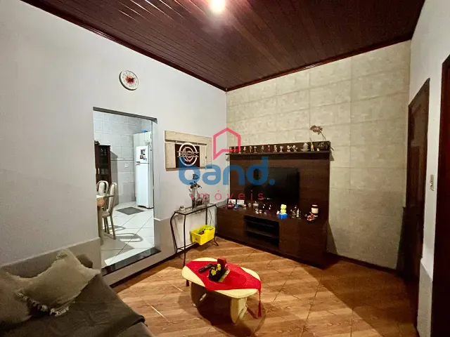 Casa 2 quartos e 1 banheiro, à venda, no bairro Centro em Porto Feliz