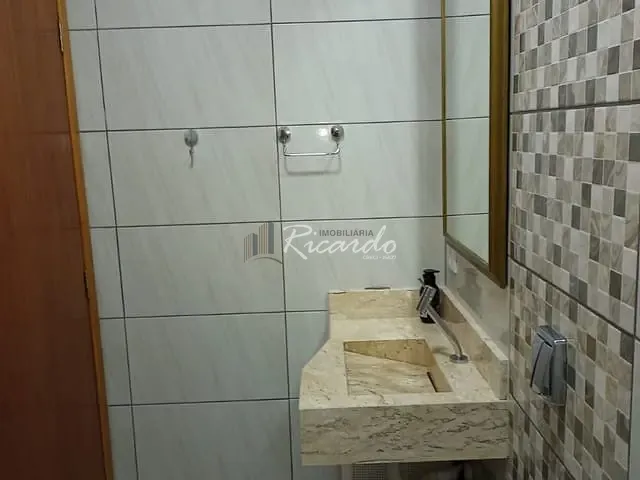 Casa com 252m² 2 quartos e 1 banheiro, à venda, no bairro Jardim Casa Branca em Arapongas