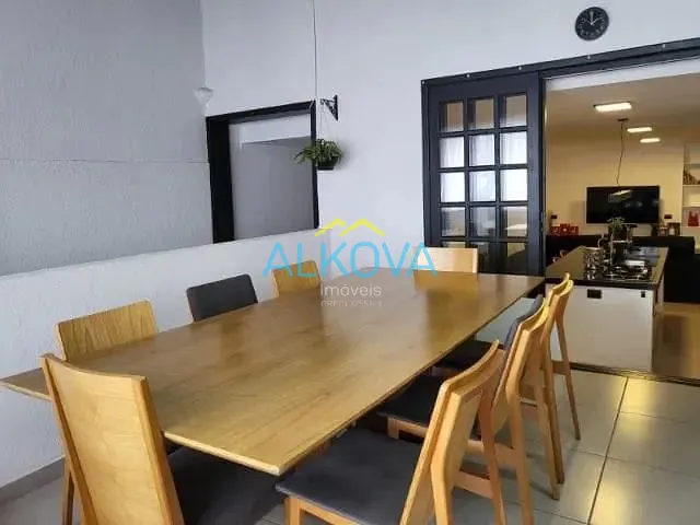 Casa com 250m² 4 quartos e 3 banheiros, à venda, no bairro Bosque dos Eucaliptos em São José dos Campos