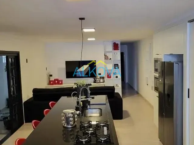 Casa com 250m² 4 quartos e 3 banheiros, à venda, no bairro Bosque dos Eucaliptos em São José dos Campos