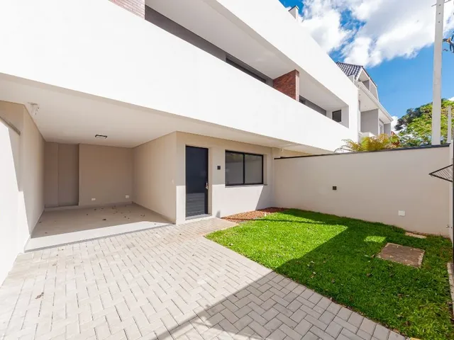 Casa com 1m² 3 quartos e 3 banheiros, à venda, no bairro Santa Felicidade em Curitiba