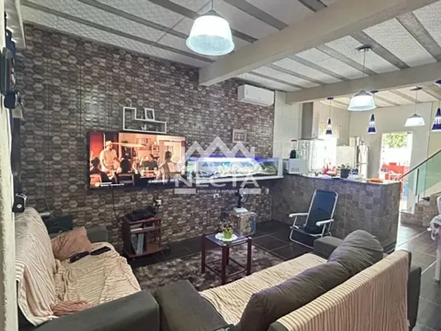 Casa com 203m² 3 quartos e 2 banheiros, à venda, no bairro Morro do Algodão em Caraguatatuba