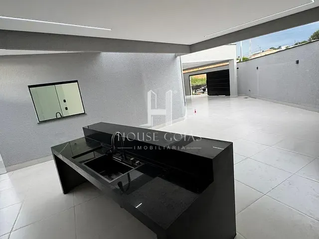 Casa com 210m² 3 quartos e 2 banheiros, à venda, no bairro Conjunto Uirapuru em Senador Canedo