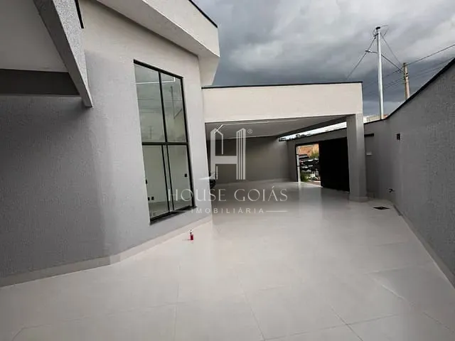 Casa com 210m² 3 quartos e 2 banheiros, à venda, no bairro Conjunto Uirapuru em Senador Canedo