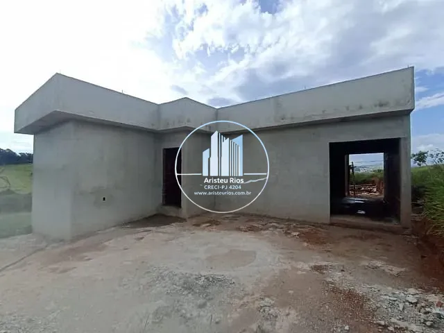 Casa com 302m² 3 quartos e 1 banheiro, à venda, no bairro Belo Horizonte em Pouso Alegre