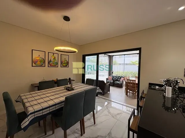 Casa 4 quartos e 6 banheiros, à venda ou para alugar, no bairro Urbanova em São José dos Campos