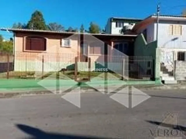 Casa 3 quartos e 2 banheiros, à venda, no bairro Marechal Floriano em Caxias do Sul