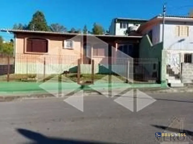 Casa 3 quartos e 2 banheiros, à venda, no bairro Marechal Floriano em Caxias do Sul