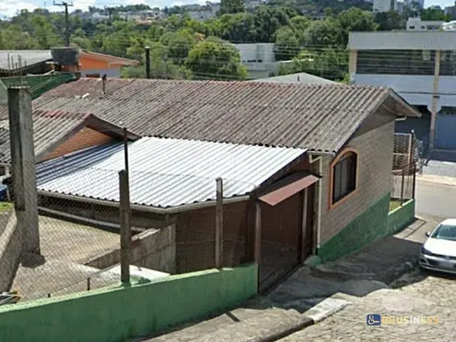 Casa 3 quartos e 2 banheiros, à venda, no bairro Marechal Floriano em Caxias do Sul