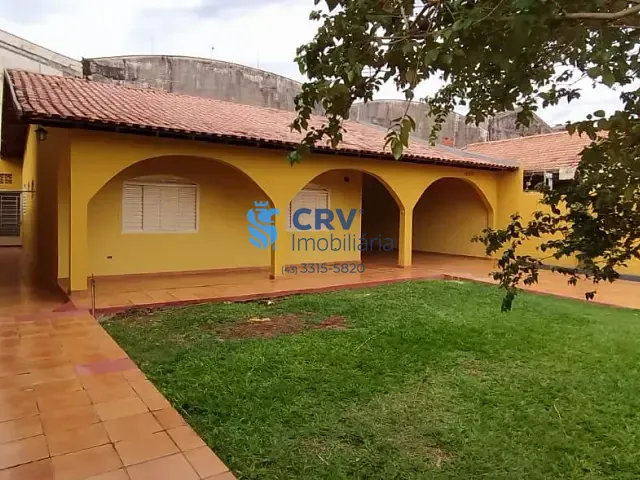 Casa com 351m² 4 quartos e 2 banheiros, à venda, no bairro Santa Mônica em Londrina