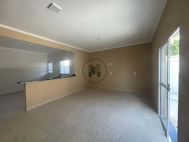 Casa 2 quartos e 2 banheiros, para alugar, no bairro Belveder Clube dos 500 em Guaratinguetá