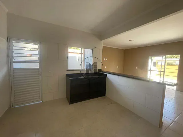 Casa 2 quartos e 2 banheiros, para alugar, no bairro Belveder Clube dos 500 em Guaratinguetá