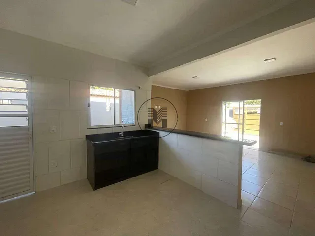 Casa 2 quartos e 2 banheiros, para alugar, no bairro Belveder Clube dos 500 em Guaratinguetá