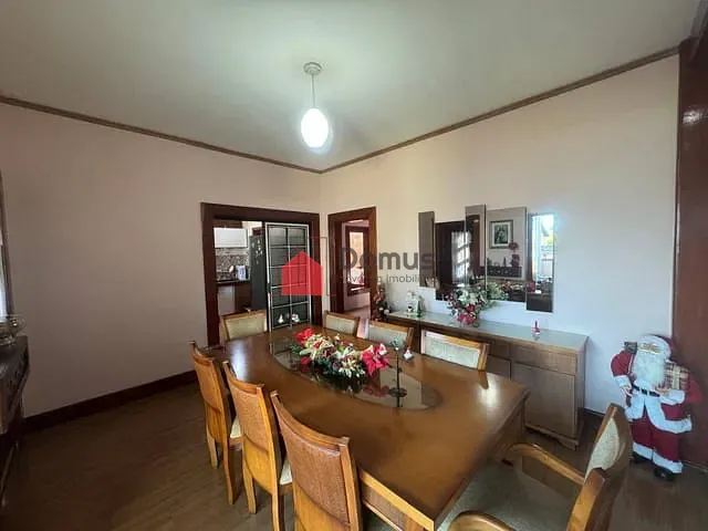 Casa com 300m² 4 quartos e 3 banheiros, à venda, no bairro Loteamento Ana Quirina em Pindamonhangaba