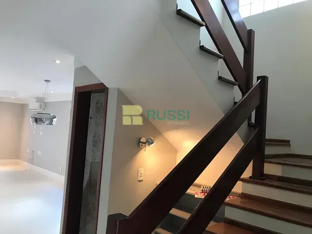 Casa com 250m² 4 quartos e 5 banheiros, à venda, no bairro Urbanova em São José dos Campos