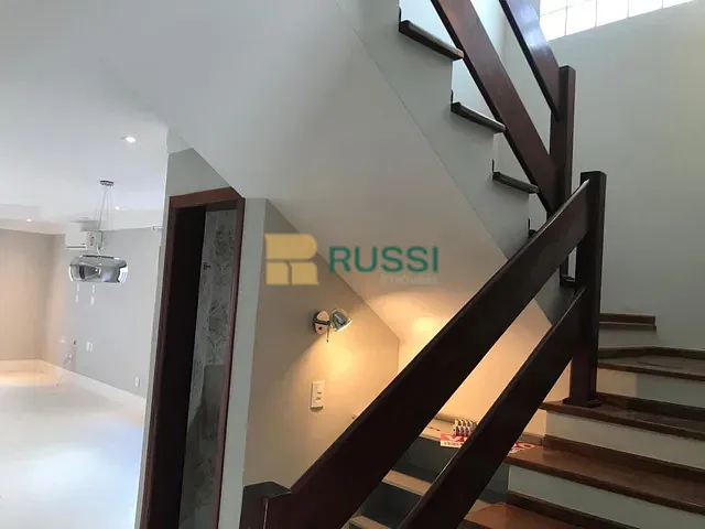 Casa com 250m² 4 quartos e 5 banheiros, à venda, no bairro Urbanova em São José dos Campos