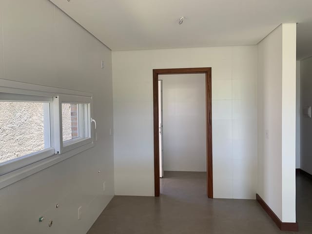 Casa 2 quartos e 1 banheiro, à venda, no bairro Laranjal em Pelotas