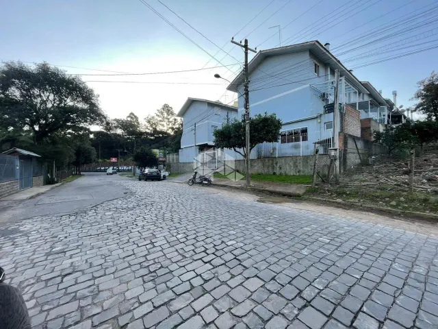 Casa 2 quartos e 1 banheiro, à venda, no bairro São Luiz em Caxias do Sul