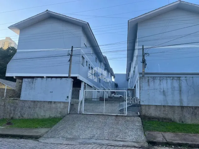 Casa 2 quartos e 1 banheiro, à venda, no bairro São Luiz em Caxias do Sul