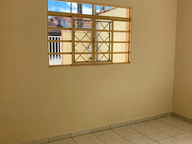 Casa com 125m² 2 quartos e 2 banheiros, à venda, no bairro Parque São Domingos em Pindamonhangaba