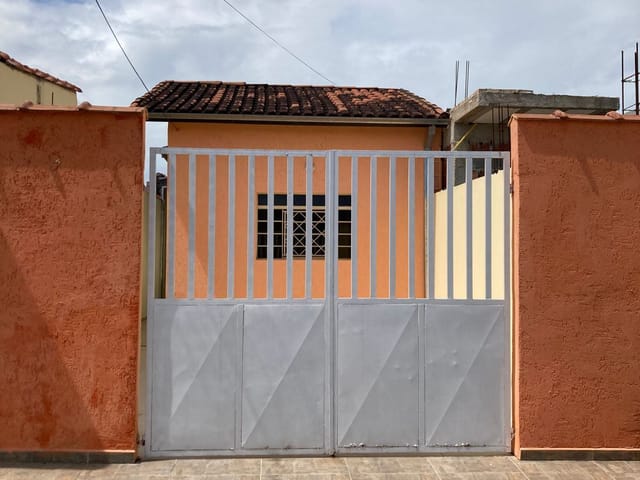 Casa com 125m² 2 quartos e 2 banheiros, à venda, no bairro Parque São Domingos em Pindamonhangaba