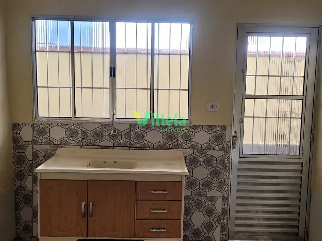 Casa 1 quarto e 1 banheiro, para alugar, no bairro Jardim Maragogipe em Itaquaquecetuba