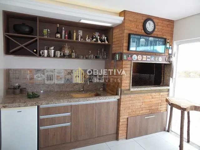 Casa 3 quartos e 4 banheiros, à venda, no bairro Hípica em Porto Alegre