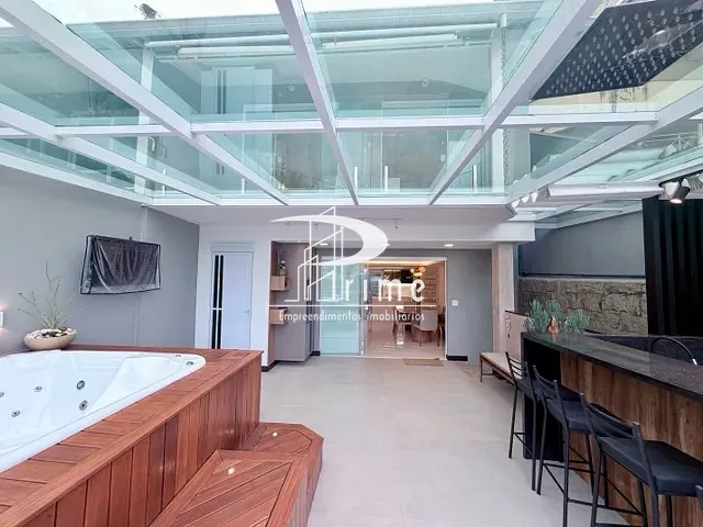 Casa com 280m² 4 quartos e 6 banheiros, à venda, no bairro Charitas em Rua Leonel Magalhães
