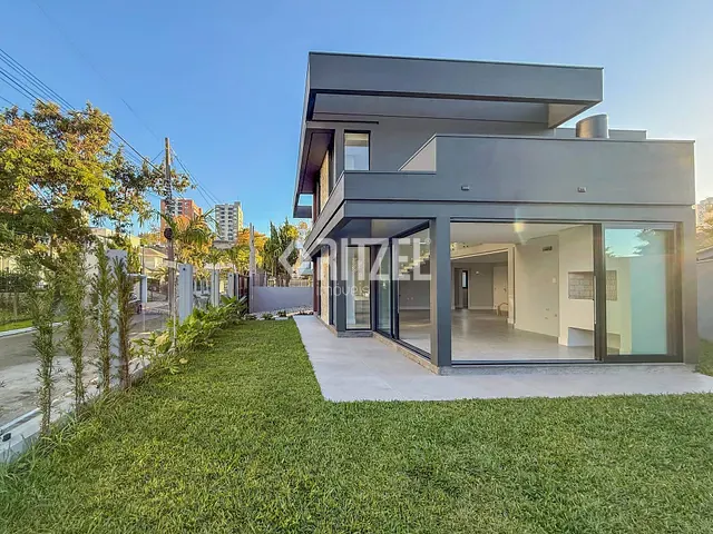 Casa 3 quartos e 4 banheiros, à venda, no bairro Jardim Mauá em Novo Hamburgo