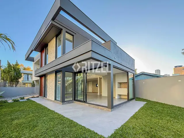 Casa 3 quartos e 4 banheiros, à venda, no bairro Jardim Mauá em Novo Hamburgo