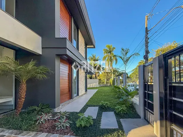 Casa 3 quartos e 4 banheiros, à venda, no bairro Jardim Mauá em Novo Hamburgo