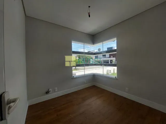Casa com 300m² 3 quartos e 5 banheiros, à venda, no bairro Urbanova V em São José dos Campos