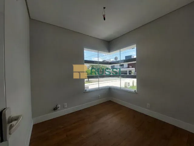 Casa com 300m² 3 quartos e 5 banheiros, à venda, no bairro Urbanova V em São José dos Campos