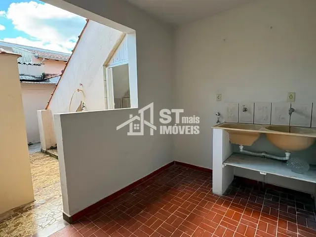 Casa com 200m² 2 quartos e 1 banheiro, para alugar, no bairro Centro em Andradas